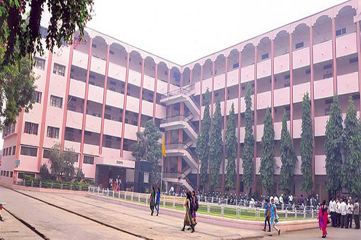 https://cache.careers360.mobi/media/colleges/social-media/media-gallery/26813/2019/11/13/Campus View of Zulal Bhilajirao Patil College Dhule_Campus-View.png